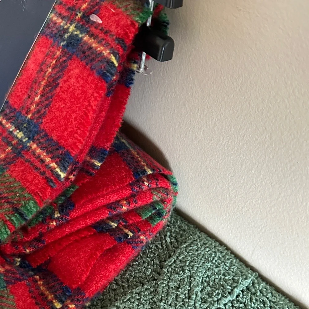 Tommy Hilfiger Holiday Red Tartan Plaid Throw Faux Cashmere So Soft! NEW!
